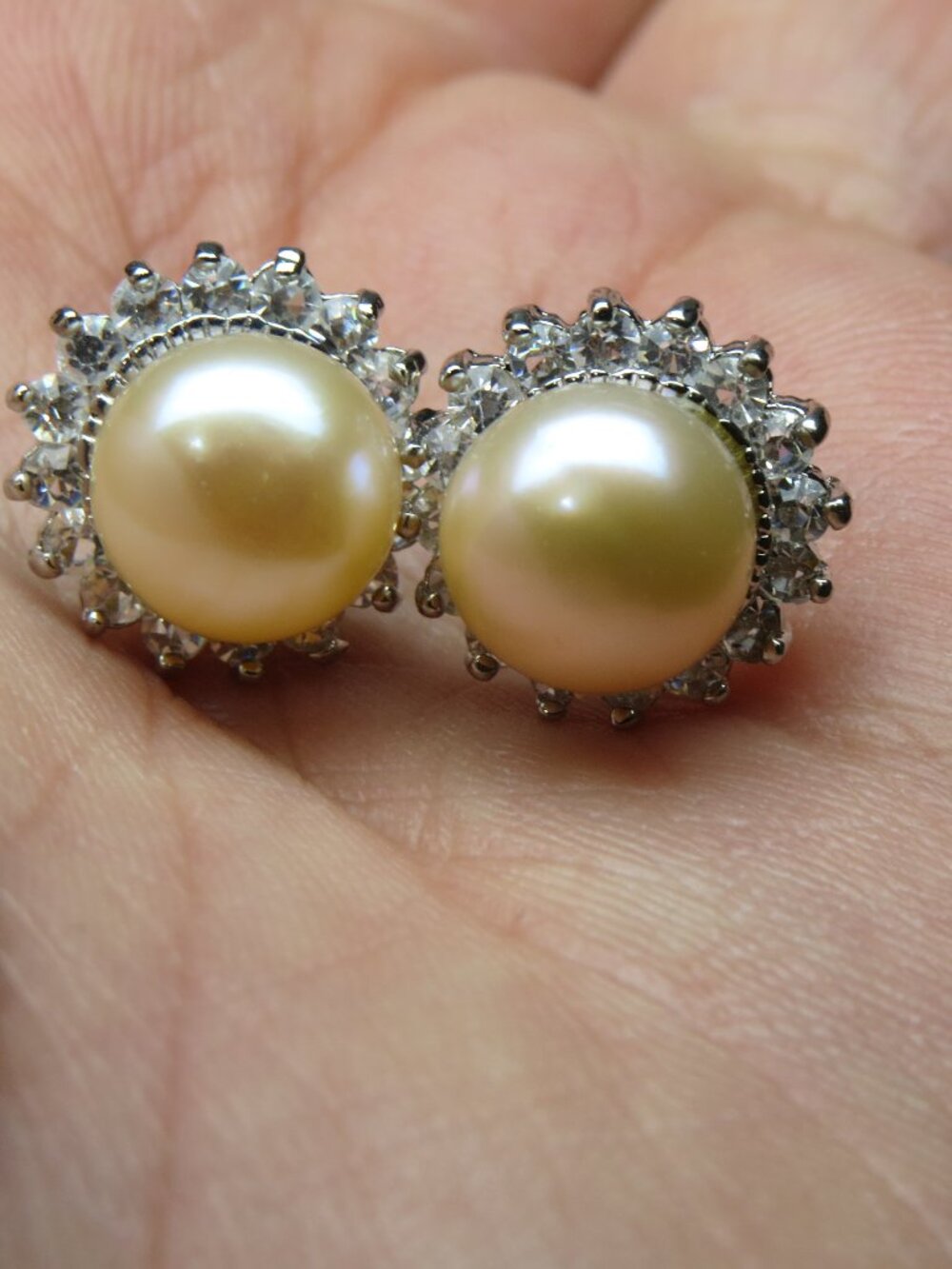 St. Silver 10mm Cultured Pearl & Diamond Earring